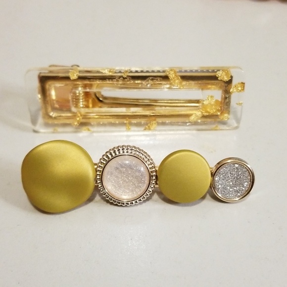 🎉SALE 3 SETS FOR $15 🎉 Hair clips - Picture 1 of 3